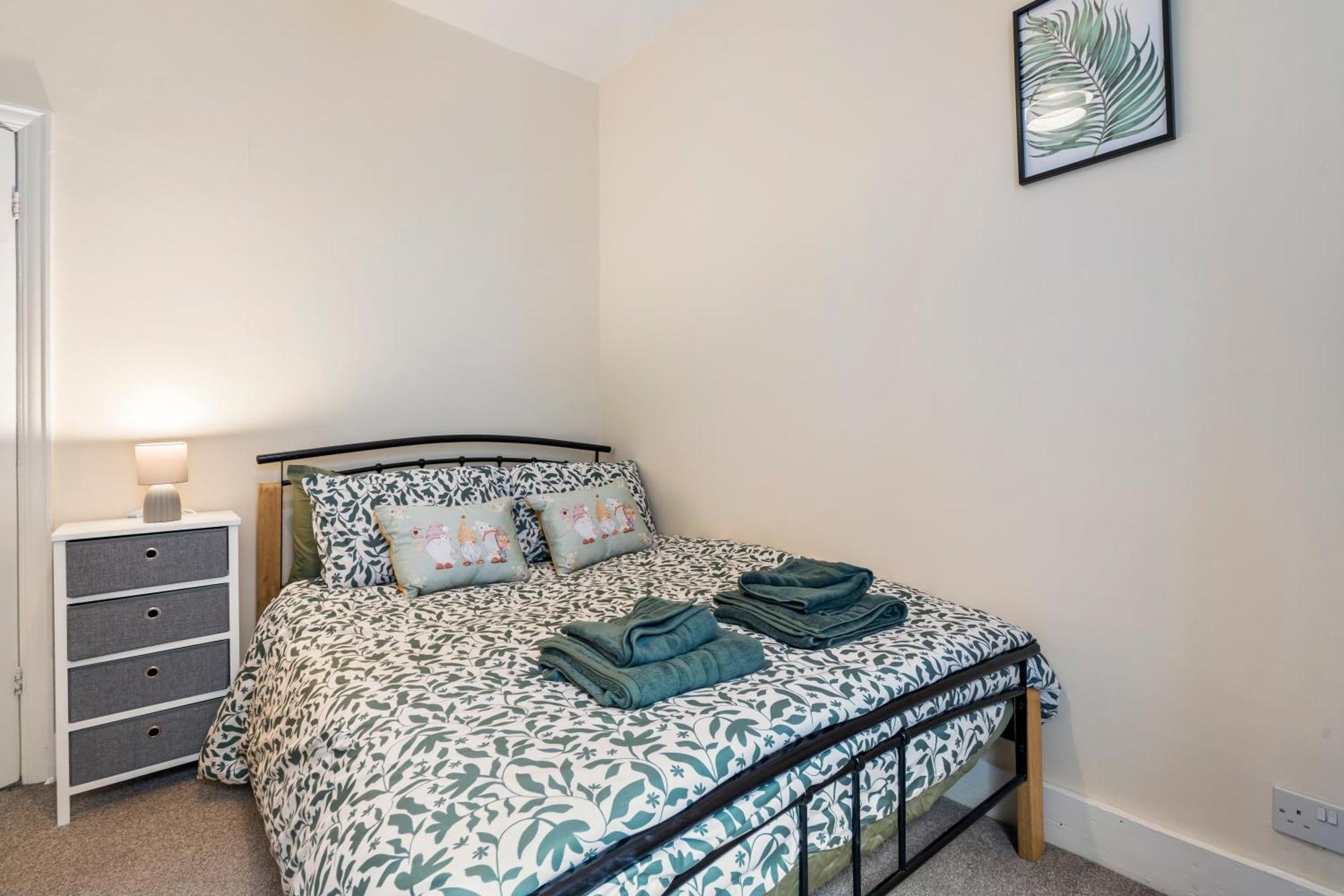 Modern 3 Bedroom Apartment In Wimbeldon Park Londres Exterior foto