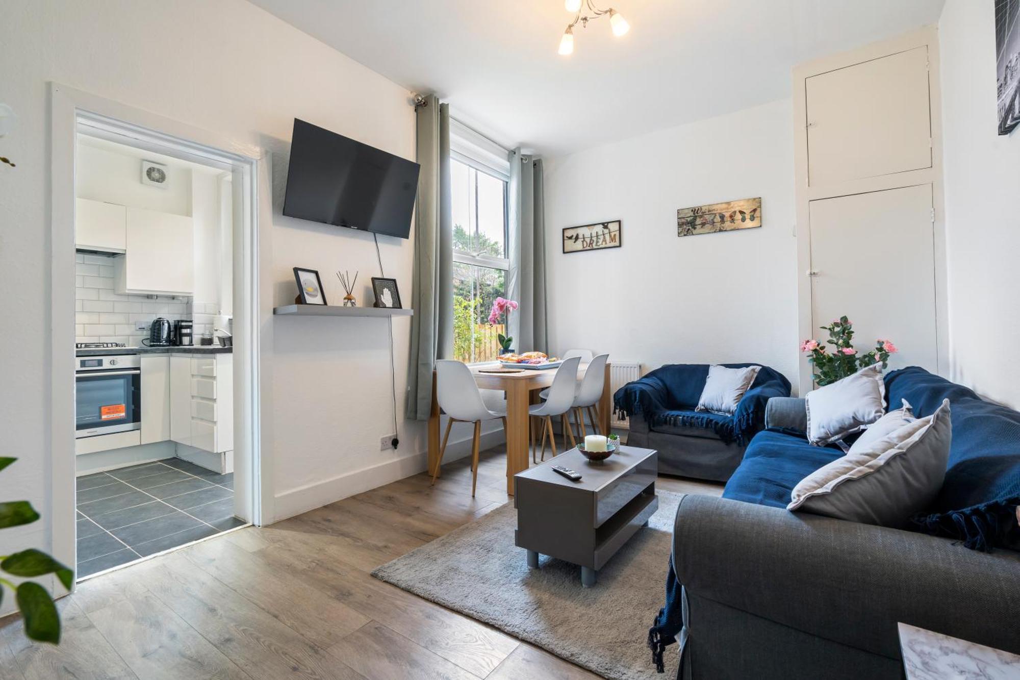 Modern 3 Bedroom Apartment In Wimbeldon Park Londres Exterior foto
