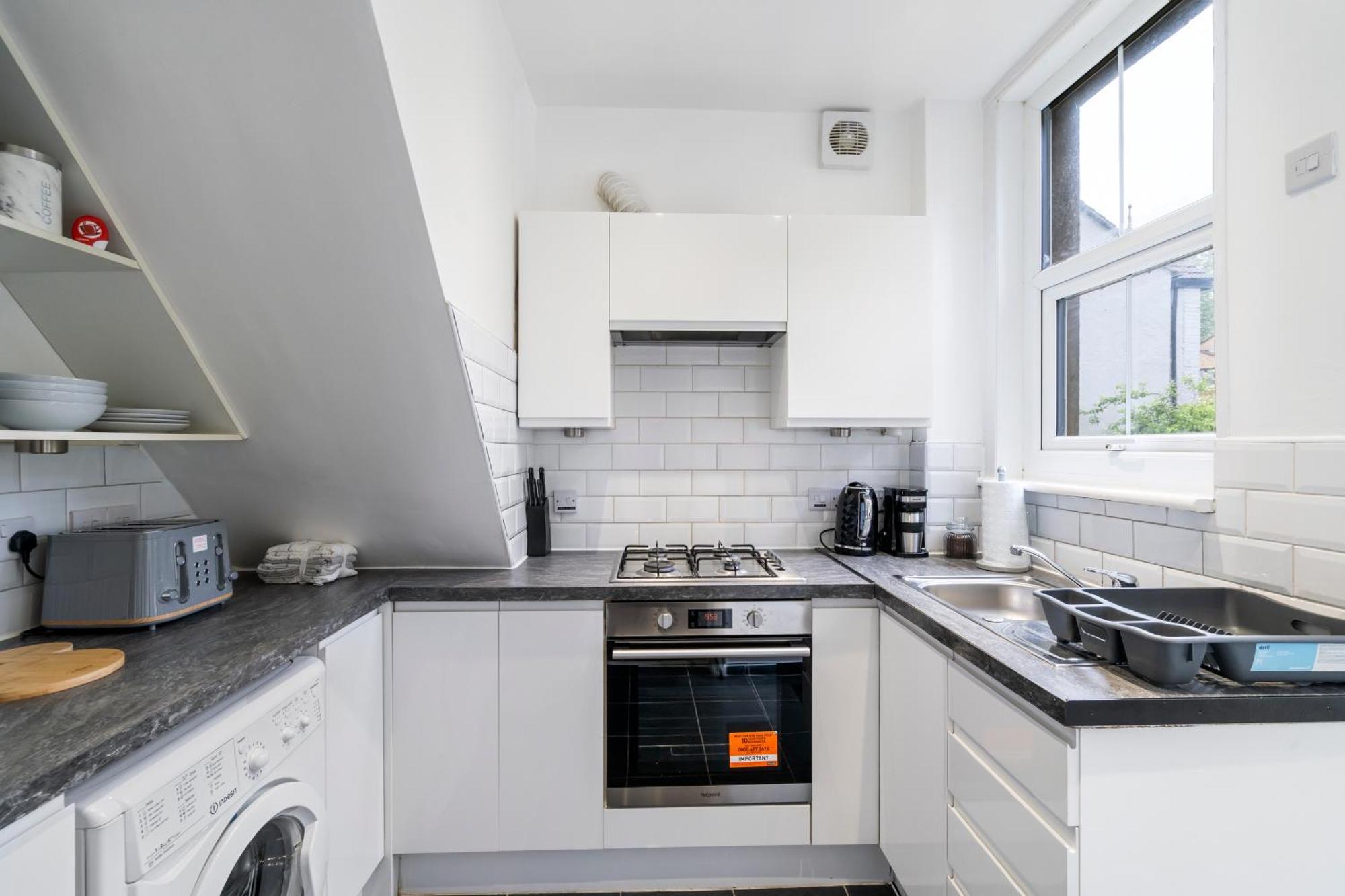 Modern 3 Bedroom Apartment In Wimbeldon Park Londres Exterior foto