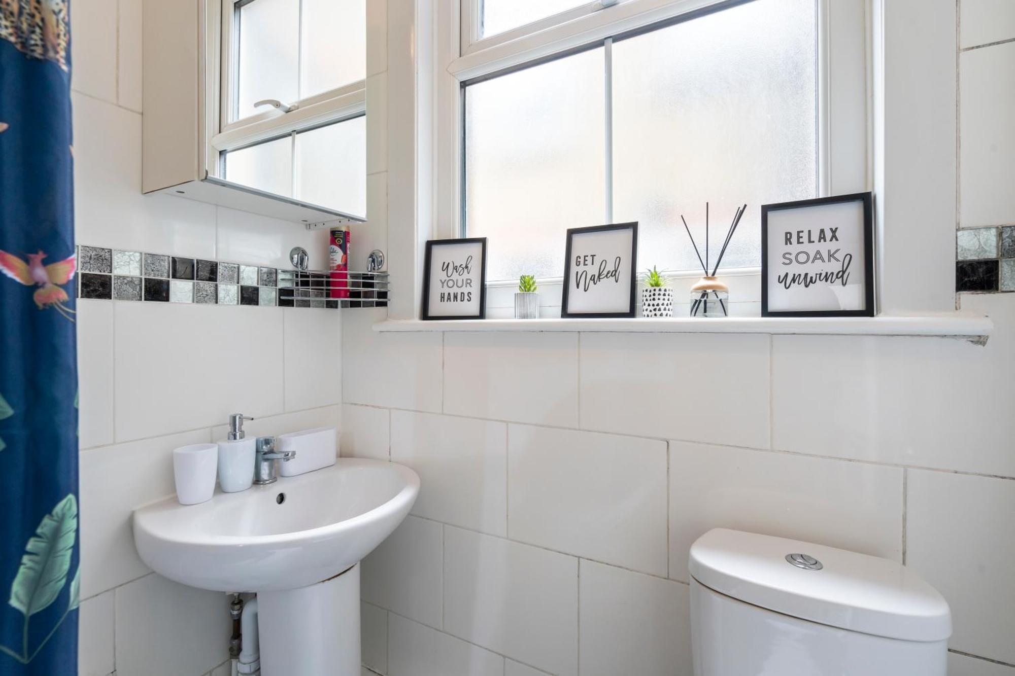 Modern 3 Bedroom Apartment In Wimbeldon Park Londres Exterior foto