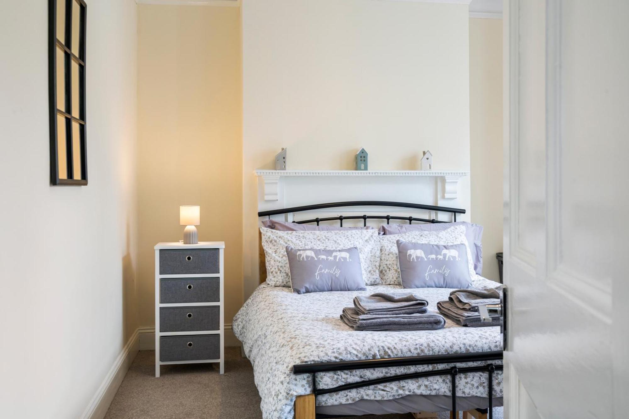 Modern 3 Bedroom Apartment In Wimbeldon Park Londres Exterior foto